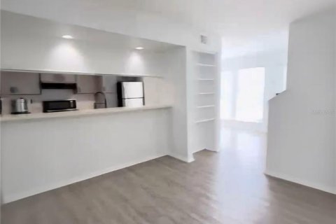 Touwnhouse à louer à Orlando, Floride: 2 chambres, 112.5 m2 № 2295093 - photo 2