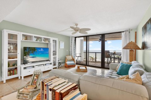 Condo in Hutchinson Island South, Florida, 2 bedrooms № 2147101 - photo 21