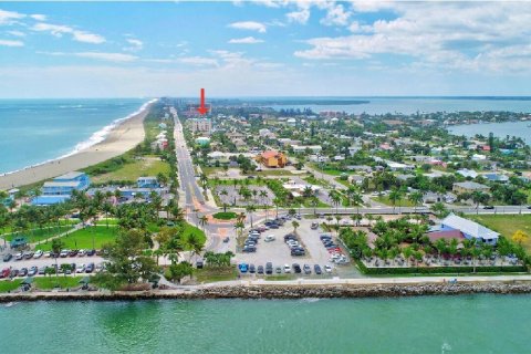 Condo in Hutchinson Island South, Florida, 2 bedrooms № 2147101 - photo 4