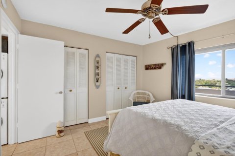 Condo in Hutchinson Island South, Florida, 2 bedrooms № 2147101 - photo 26
