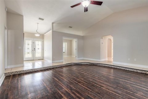House in Port Orange, Florida 3 bedrooms, 189.71 sq.m. № 2122958 - photo 17
