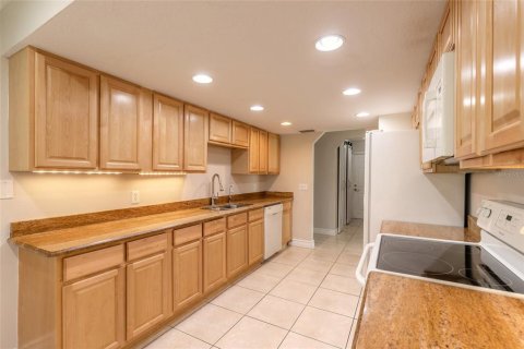 House in Port Orange, Florida 3 bedrooms, 189.71 sq.m. № 2122958 - photo 27