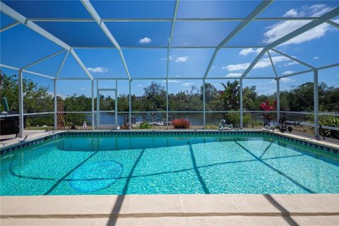 House in Port Charlotte, Florida 2 bedrooms, 159.05 sq.m. № 1894874 - photo 8