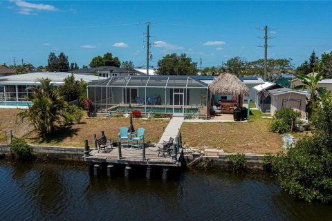 House in Port Charlotte, Florida 2 bedrooms, 159.05 sq.m. № 1894874 - photo 10