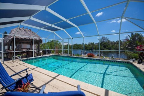 House in Port Charlotte, Florida 2 bedrooms, 159.05 sq.m. № 1894874 - photo 7