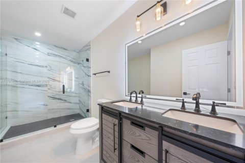 House in Miramar, Florida 3 bedrooms, 164.34 sq.m. № 1748563 - photo 30