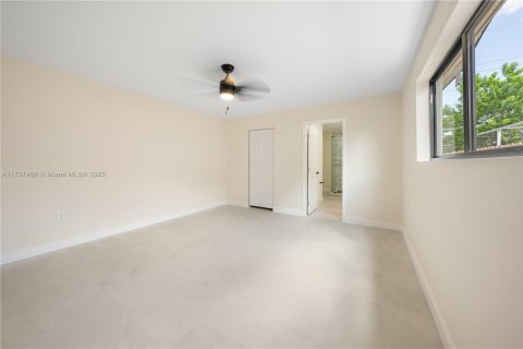 House in Miramar, Florida 3 bedrooms, 164.34 sq.m. № 1748563 - photo 26