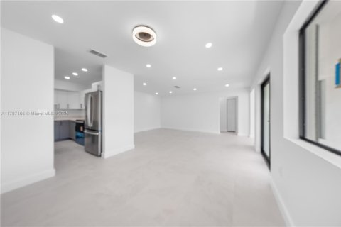 House in Miramar, Florida 3 bedrooms, 164.34 sq.m. № 1748563 - photo 22