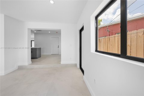 House in Miramar, Florida 3 bedrooms, 164.34 sq.m. № 1748563 - photo 20