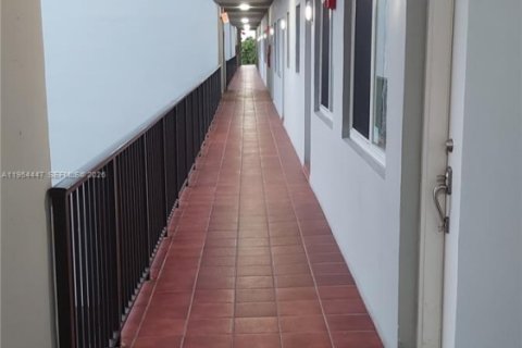 Copropriété à vendre à Miami, Floride: 2 chambres, 74.69 m2 № 2153336 - photo 10