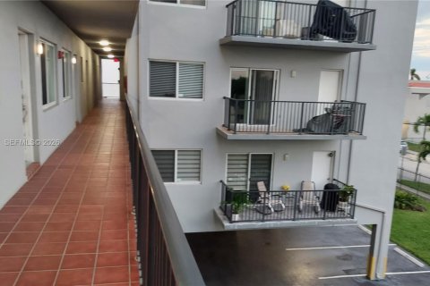 Copropriété à vendre à Miami, Floride: 2 chambres, 74.69 m2 № 2153336 - photo 9