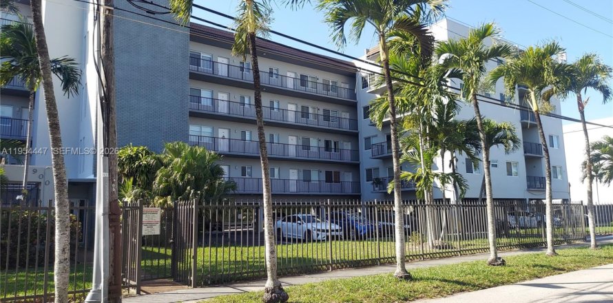 Condo à Miami, Floride, 2 chambres  № 2153336