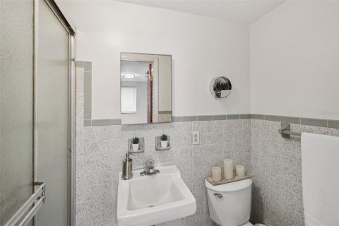 House in Holiday, Florida 2 bedrooms, 121.89 sq.m. № 1886462 - photo 25