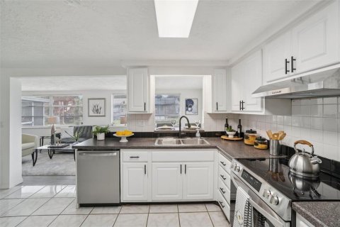 Купить виллу или дом в Холидэй, Флорида 3 комнаты, 121.89м2, № 1886462 - фото 21