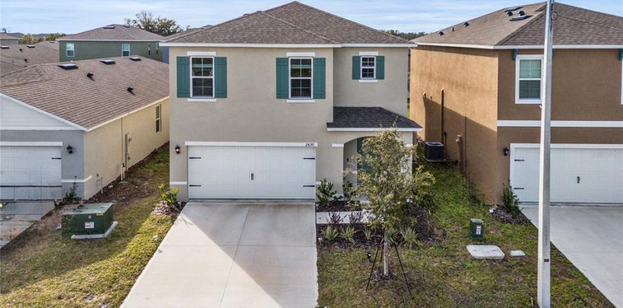 House in Davenport, Florida 5 bedrooms, 234.3 sq.m. № 2197443