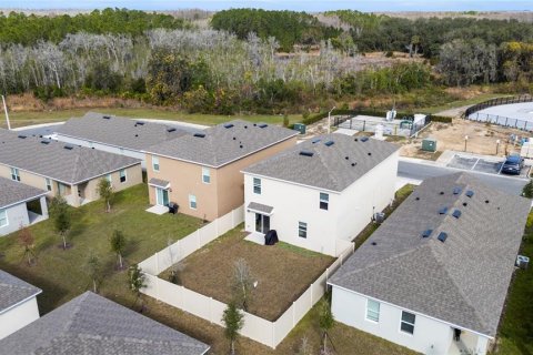 House in Davenport, Florida 5 bedrooms, 234.3 sq.m. № 2197443 - photo 11