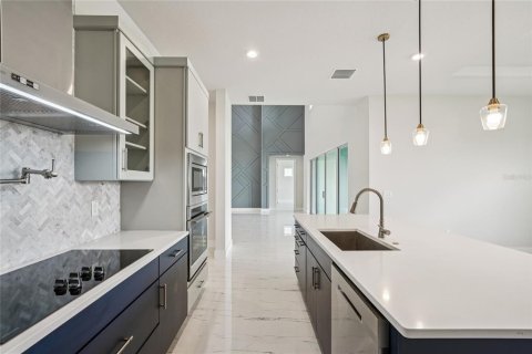 Casa en venta en Wesley Chapel, Florida, 6 dormitorios, 462.37 m2 № 1785095 - foto 22