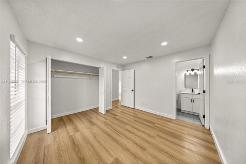 House in Ocala, Florida 2 bedrooms № 2028909 - photo 8