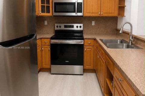 Condo in Hialeah, Florida, 2 bedrooms  № 2186408 - photo 3