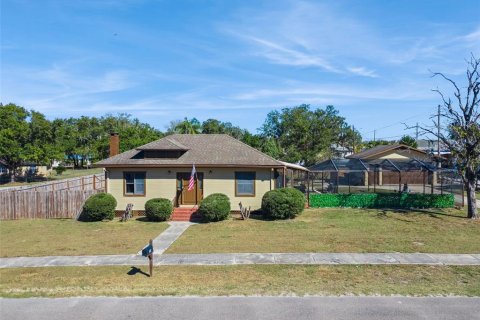 House in Polk City, Florida 3 bedrooms, 132.29 sq.m. № 2209020