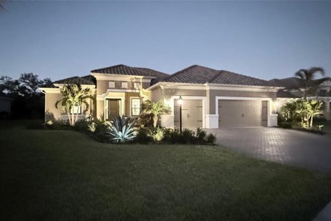 House in Englewood, Florida 3 bedrooms, 251.11 sq.m. № 1916277 - photo 3
