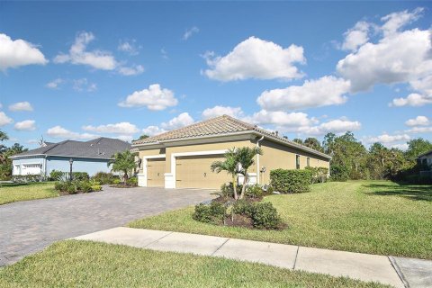 House in Englewood, Florida 3 bedrooms, 251.11 sq.m. № 1916277 - photo 30