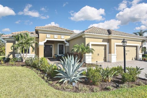 House in Englewood, Florida 3 bedrooms, 251.11 sq.m. № 1916277 - photo 1
