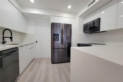 Купить кондоминиум в Холливуд, Флорида 1 спальня, 73.39м2, № 2023355 - фото 5