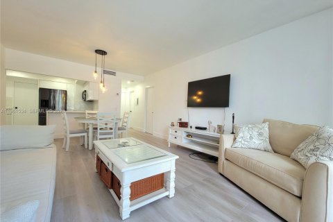 Купить кондоминиум в Холливуд, Флорида 1 спальня, 73.39м2, № 2023355 - фото 11