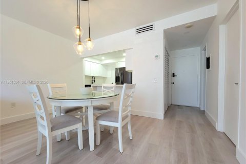 Купить кондоминиум в Холливуд, Флорида 1 спальня, 73.39м2, № 2023355 - фото 9