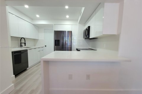 Купить кондоминиум в Холливуд, Флорида 1 спальня, 73.39м2, № 2023355 - фото 4