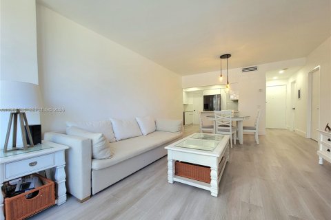 Купить кондоминиум в Холливуд, Флорида 1 спальня, 73.39м2, № 2023355 - фото 10