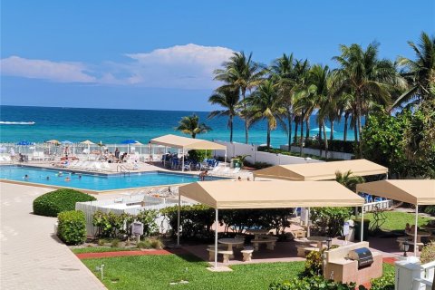 Купить кондоминиум в Холливуд, Флорида 1 спальня, 73.39м2, № 2023355 - фото 3