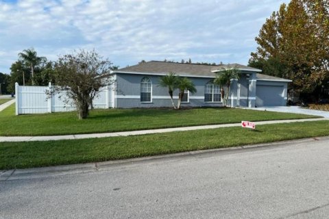Casa en alquiler en Lutz, Florida, 4 dormitorios, 162.58 m2 № 1720254 - foto 1
