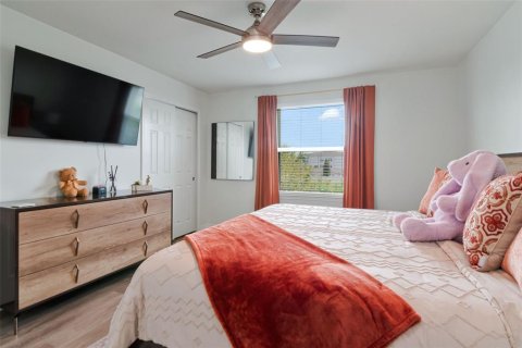 Townhouse in Riverview, Florida 2 bedrooms, 147.53 sq.m. № 2224951 - photo 18