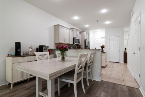 Townhouse in Riverview, Florida 2 bedrooms, 147.53 sq.m. № 2224951 - photo 13