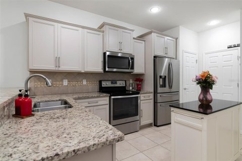 Townhouse in Riverview, Florida 2 bedrooms, 147.53 sq.m. № 2224951 - photo 4