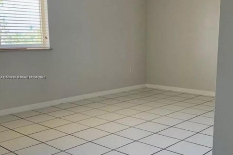 Снять в аренду кондоминиум в Майами, Флорида 2 спальни, 96.9м2, № 1958567 - фото 8
