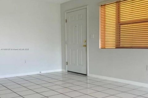 Снять в аренду кондоминиум в Майами, Флорида 2 спальни, 96.9м2, № 1958567 - фото 5