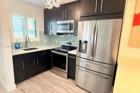 Condominio en alquiler en Miami, Florida, 1 dormitorio, 55.28 m2 № 2033521 - foto 6