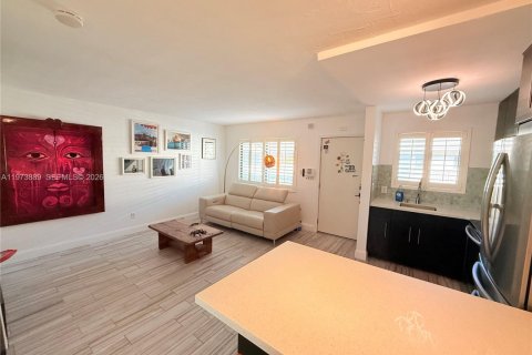 Condominio en alquiler en Miami, Florida, 1 dormitorio, 55.28 m2 № 2033521 - foto 7