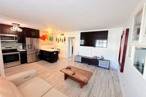 Condominio en alquiler en Miami, Florida, 1 dormitorio, 55.28 m2 № 2033521 - foto 2