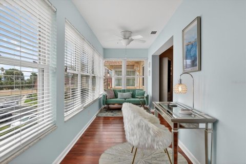 Condo in Saint Petersburg, Florida, 2 bedrooms  № 1900112 - photo 14