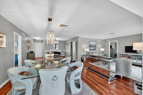 Condo in Saint Petersburg, Florida, 2 bedrooms  № 1900112 - photo 12