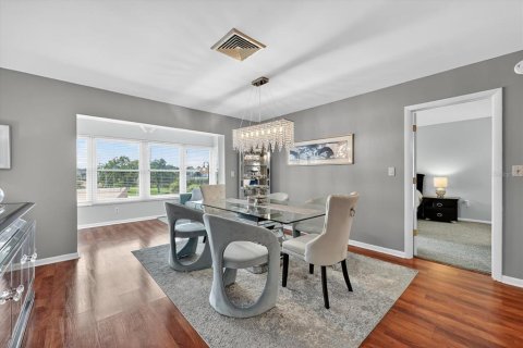 Condo in Saint Petersburg, Florida, 2 bedrooms  № 1900112 - photo 4