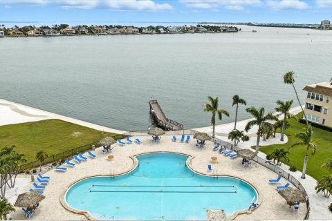 Condo in Saint Petersburg, Florida, 2 bedrooms  № 1900112 - photo 26