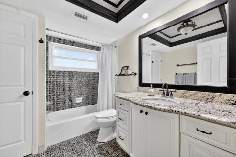 Condo in Saint Petersburg, Florida, 2 bedrooms  № 1900112 - photo 19
