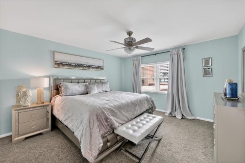 Condo in Saint Petersburg, Florida, 2 bedrooms  № 1900112 - photo 16