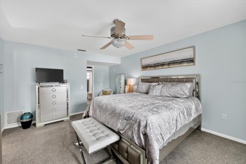 Condo in Saint Petersburg, Florida, 2 bedrooms  № 1900112 - photo 17
