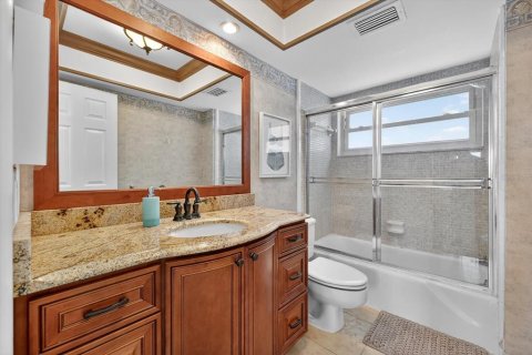 Condo in Saint Petersburg, Florida, 2 bedrooms  № 1900112 - photo 22